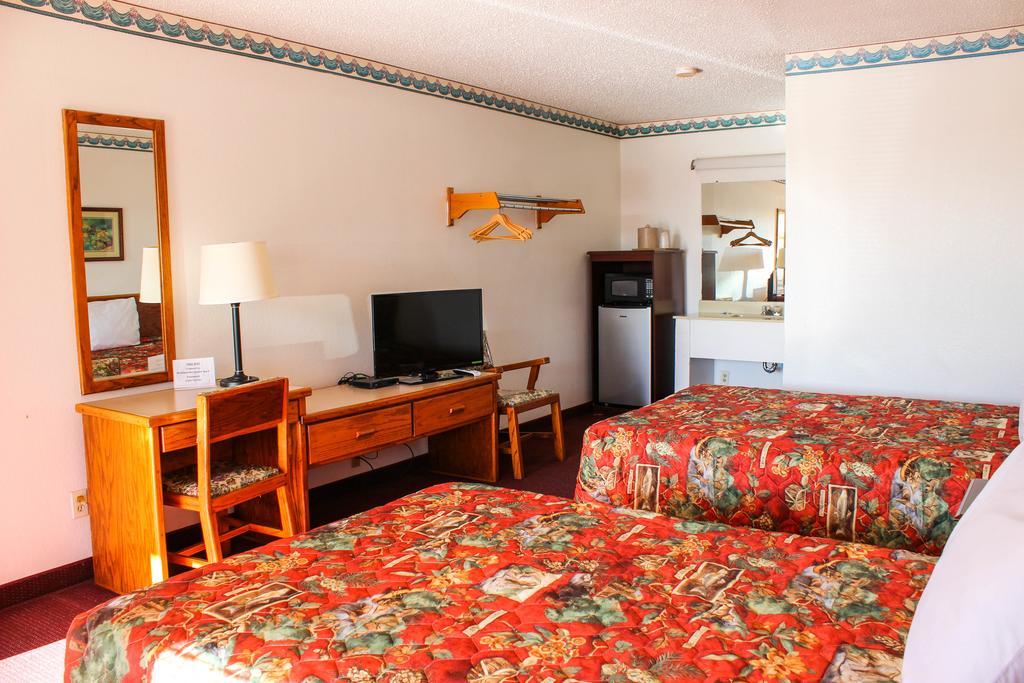 Westworld Country Inn Hubbard Exterior foto