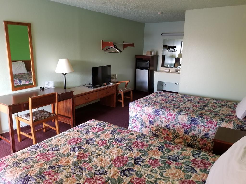Westworld Country Inn Hubbard Exterior foto